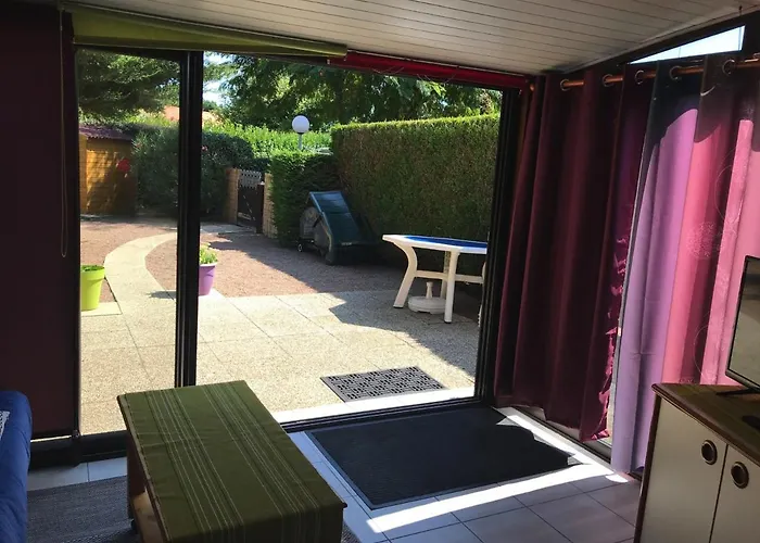 Pavillon Avec Piscine Commune Et Jardin A 800m De La - Fr-1-336-72 * Saint-Vincent-sur-Jard